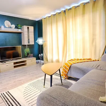 Stylish 3 Bedroom House - Homevy Relocations Μπέρμιγχαμ